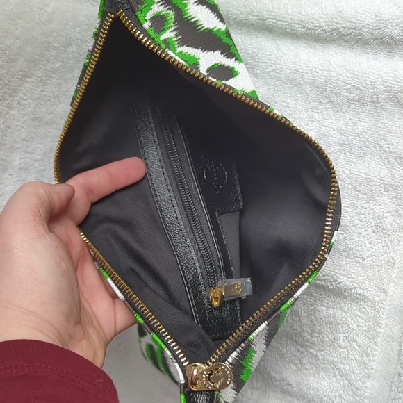 C. Wonder zip clutch in ikat print - Picture 5 of 5